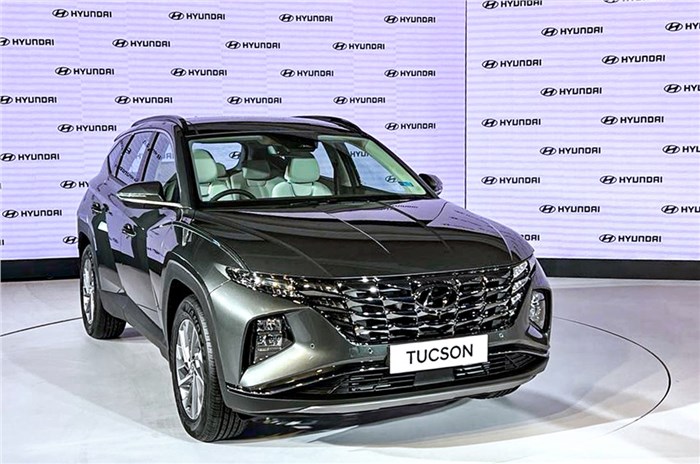 2022 Hyundai Tucson front quarter